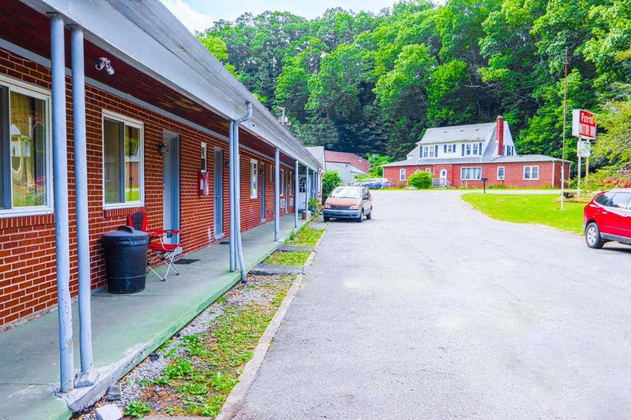 Patriot Inn Motel Beaver Wv, By Oyo Екстер'єр фото