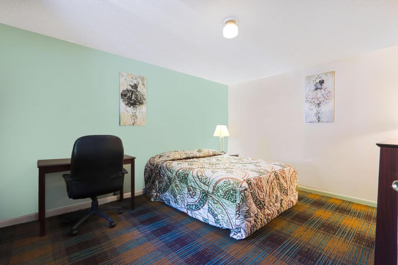 Patriot Inn Motel Beaver Wv, By Oyo Екстер'єр фото